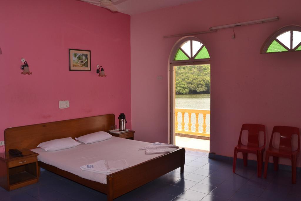 Mayem Lakeview 호텔 Goa 객실 사진