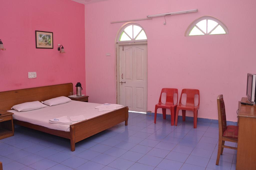 Mayem Lakeview 호텔 Goa 외부 사진