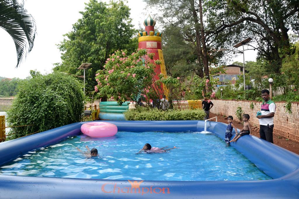 Mayem Lakeview 호텔 Goa 외부 사진