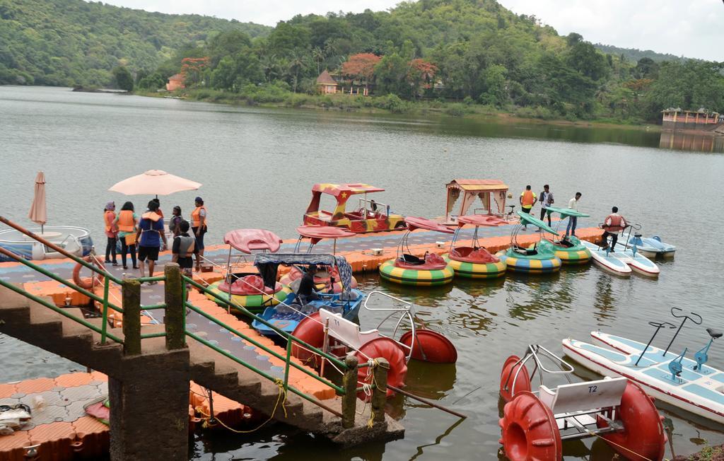 Mayem Lakeview 호텔 Goa 외부 사진